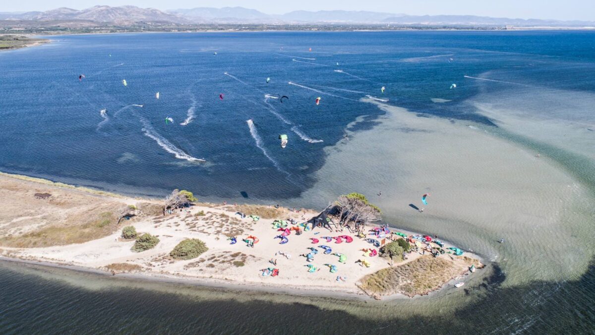 Punta Trettu Kite Beach Le meilleur spot de kite en Sardaigne